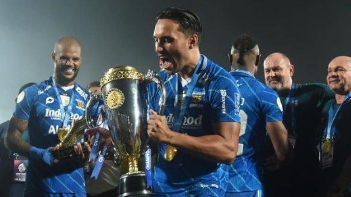 Ezra Walian: Dari Pemain Biasa Jadi Kapten Persik dengan Tiga Musim Bersama Persib