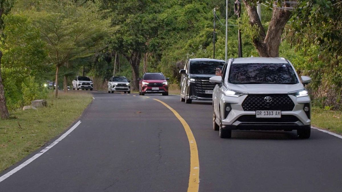 Uji Ketangguhan Teknologi Hybrid Toyota di Jantung Lombok