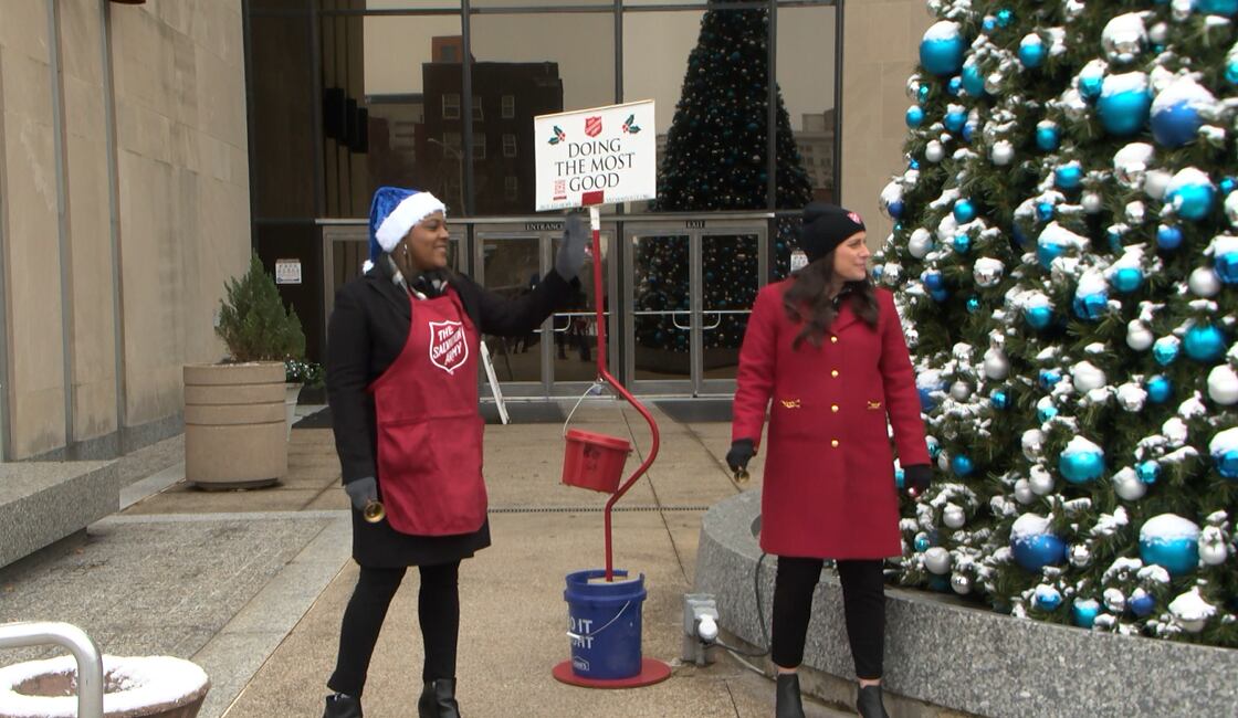 Tri-State mayors ring bells for Salvation Army on Giving Tuesday