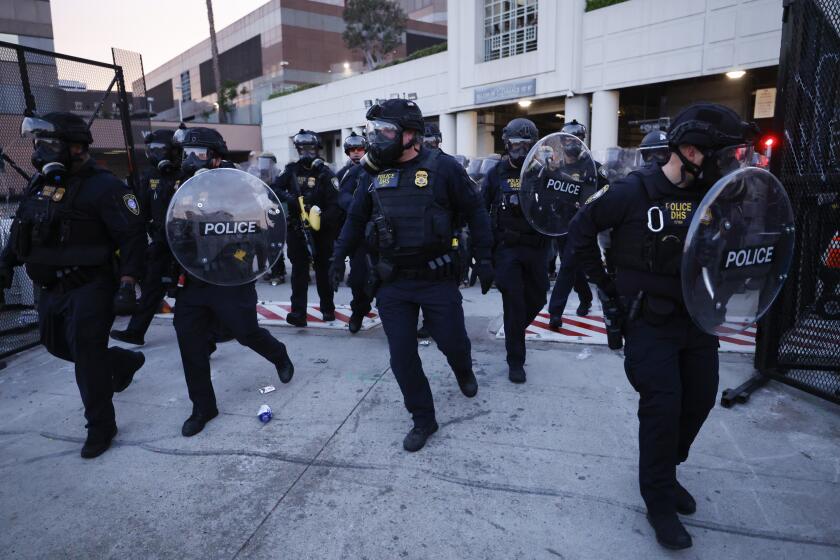 Effort to ban ICE agents from wearing masks moves forward in L.A. County