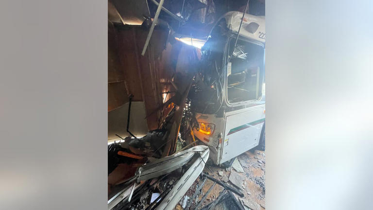 AC Transit bus crashes into Oakland building, sends 11 to hospital