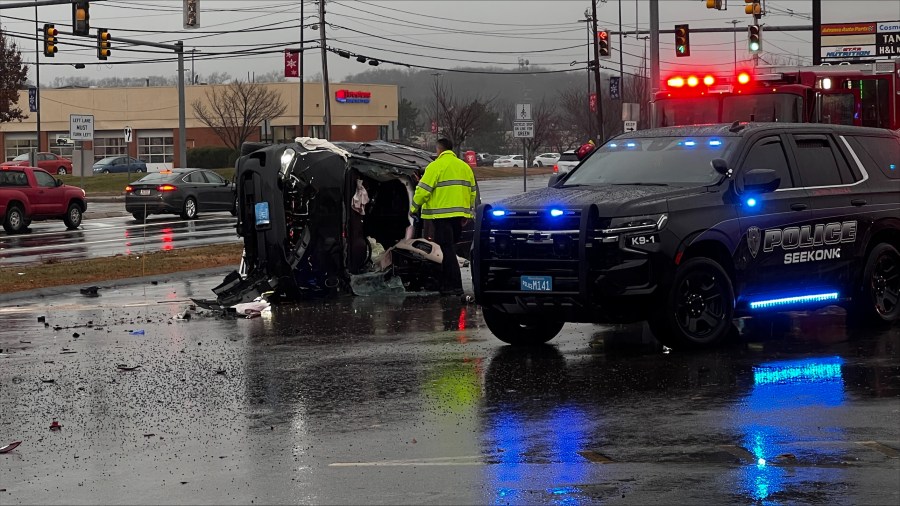 Police officer pulled from cruiser after Seekonk crash