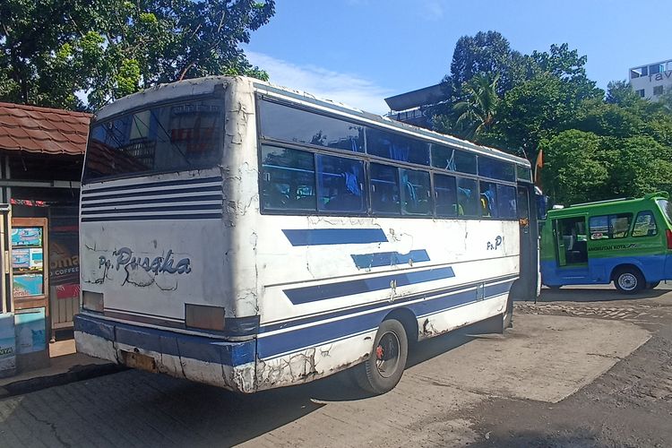 Pusaka, Bis Legendaris Bogor yang Masih Setia Mengantar Penumpang