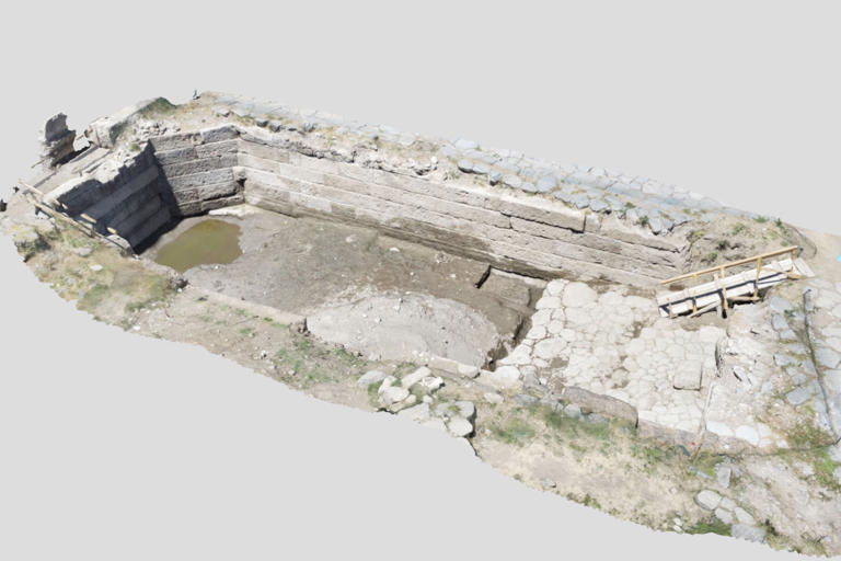 🏛️ Una estructura monumental de los primeros romanos descubierta a 18 ...