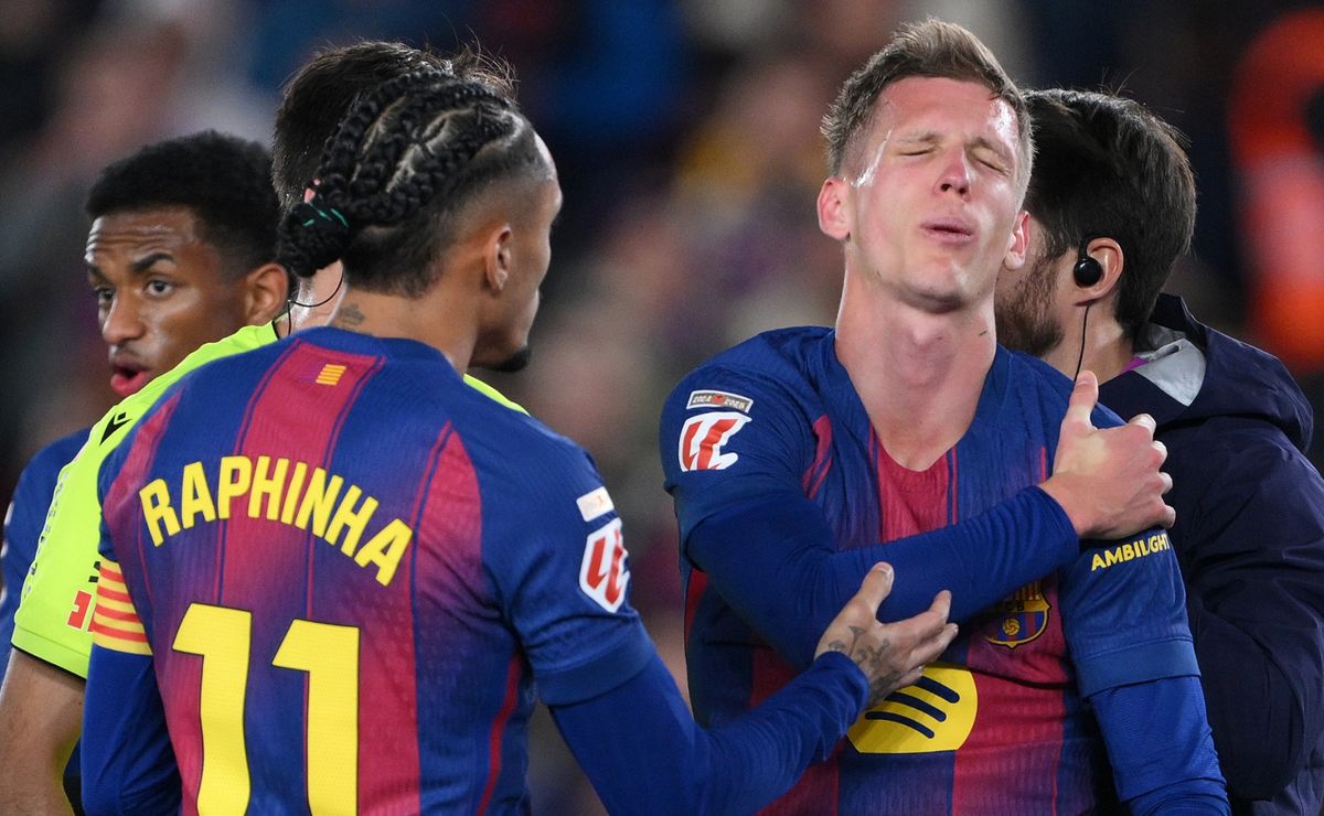 Barcelona’s Flick issues injury update on Pedri, Dani Olmo after exits ...