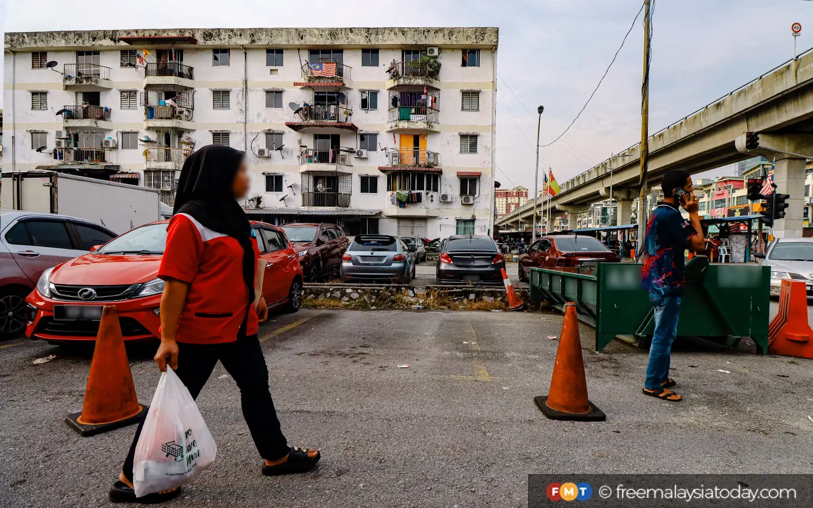 Govt mulls classifying target aid groups by disposable income