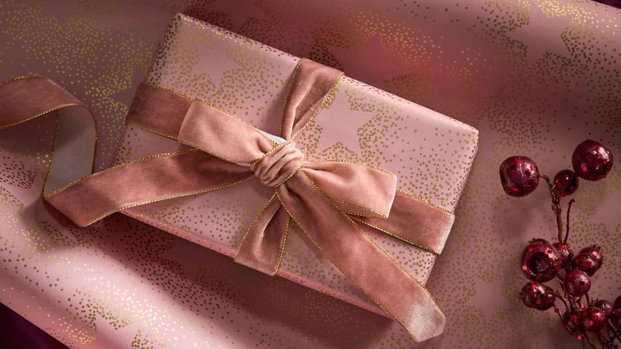 5 Things That Are Technically Bad Luck to Give as Gifts (and How to ...