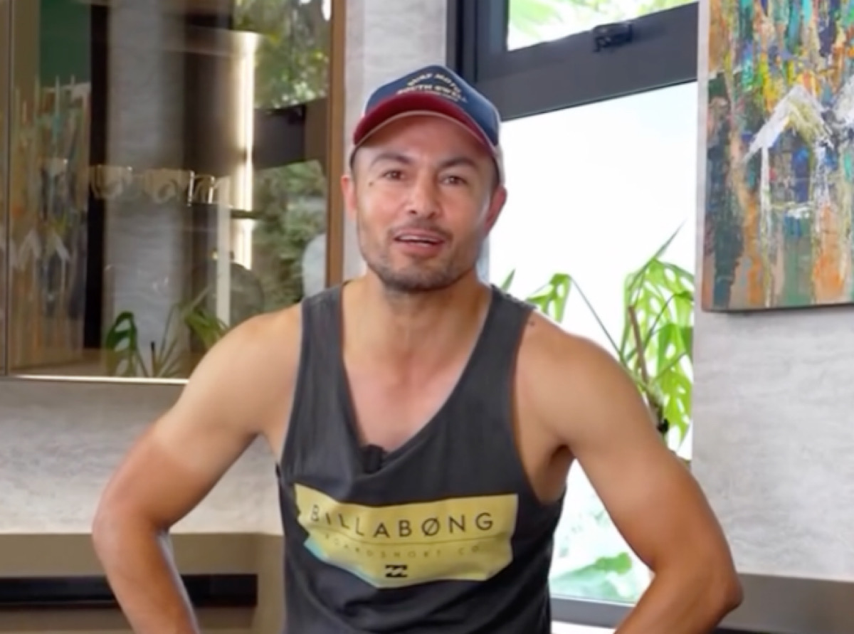 Derek Ramsay back in his home after Ellen Adarna moved out