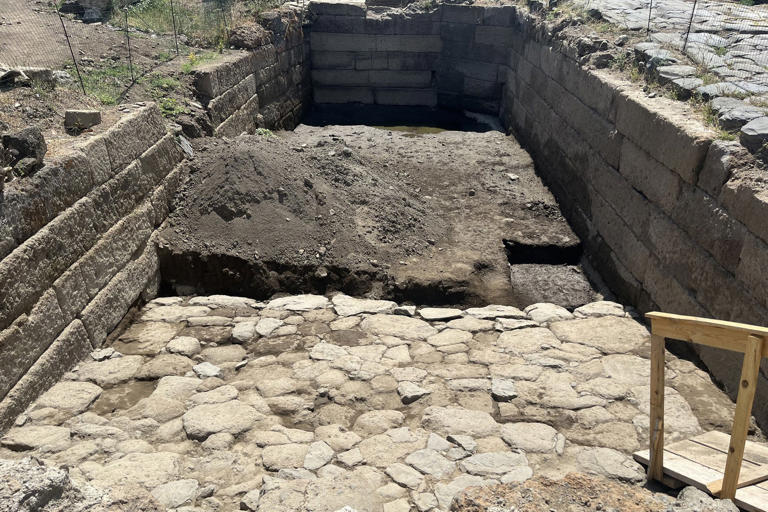 🏛️ Una estructura monumental de los primeros romanos descubierta a 18 ...