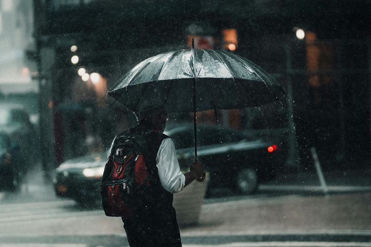 Ilustrasi cuaca ekstrem di Indonesia