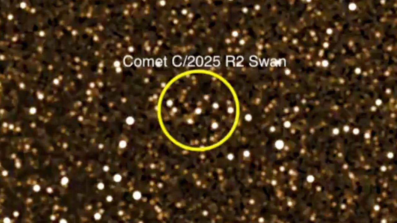 Is this comet flying backwards? Nasa spacecraft captures comet 2025 R2 ...
