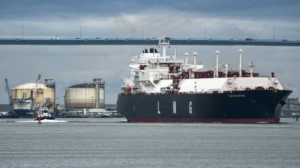 EU agrees deal to ban Russian gas by autumn 2027