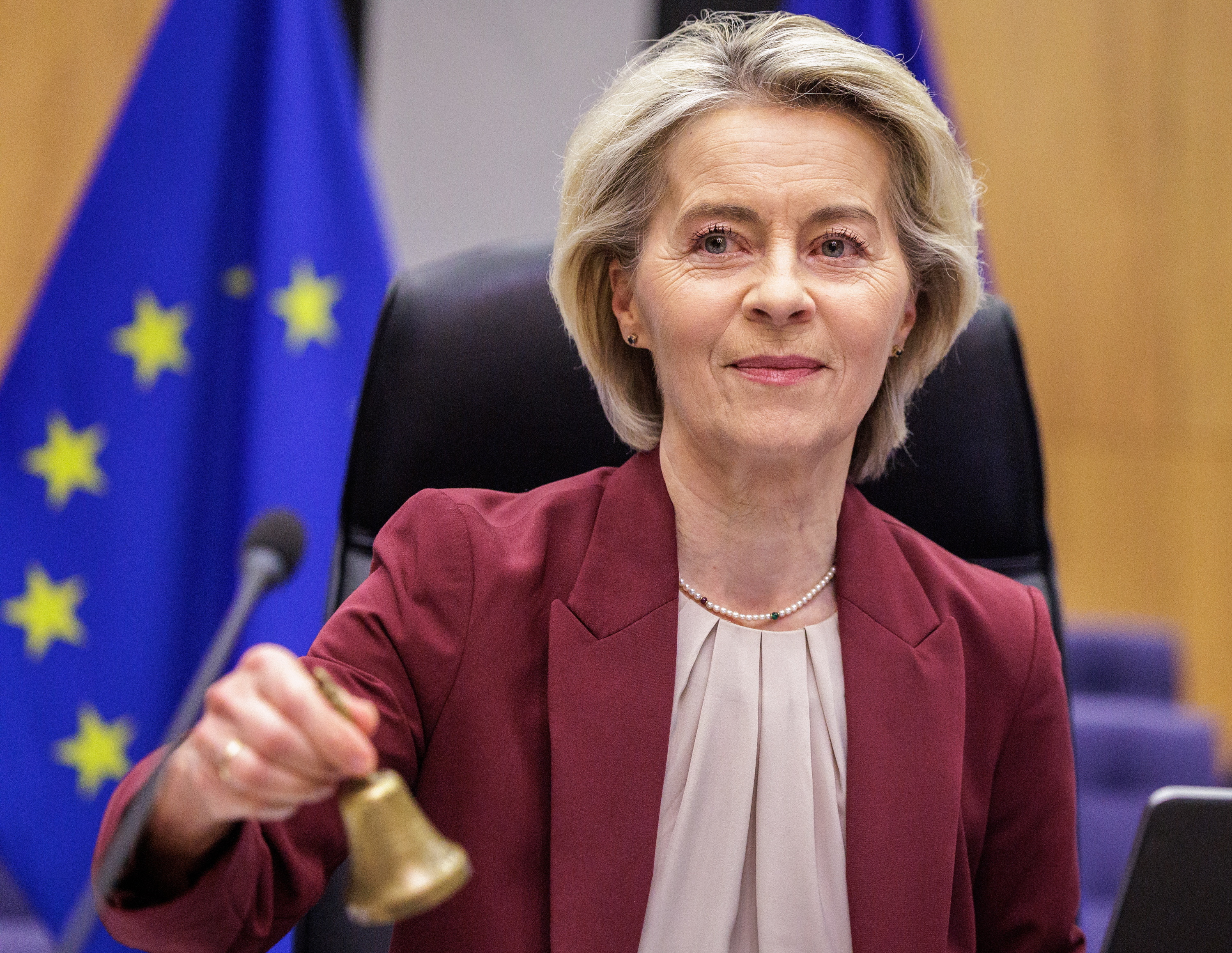 La UE acuerda dejar de importar gas natural a Rusia y eliminar ...