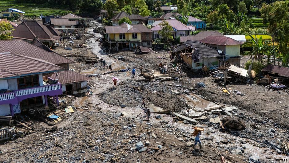 Korban Banjir Sumatra Tembus 807 Jiwa, DPR Minta Status Bencana Nasional