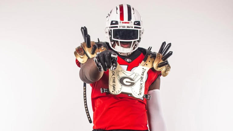 Ekene Ogboko Signs National Letter of Intent with Georgia Bulldogs