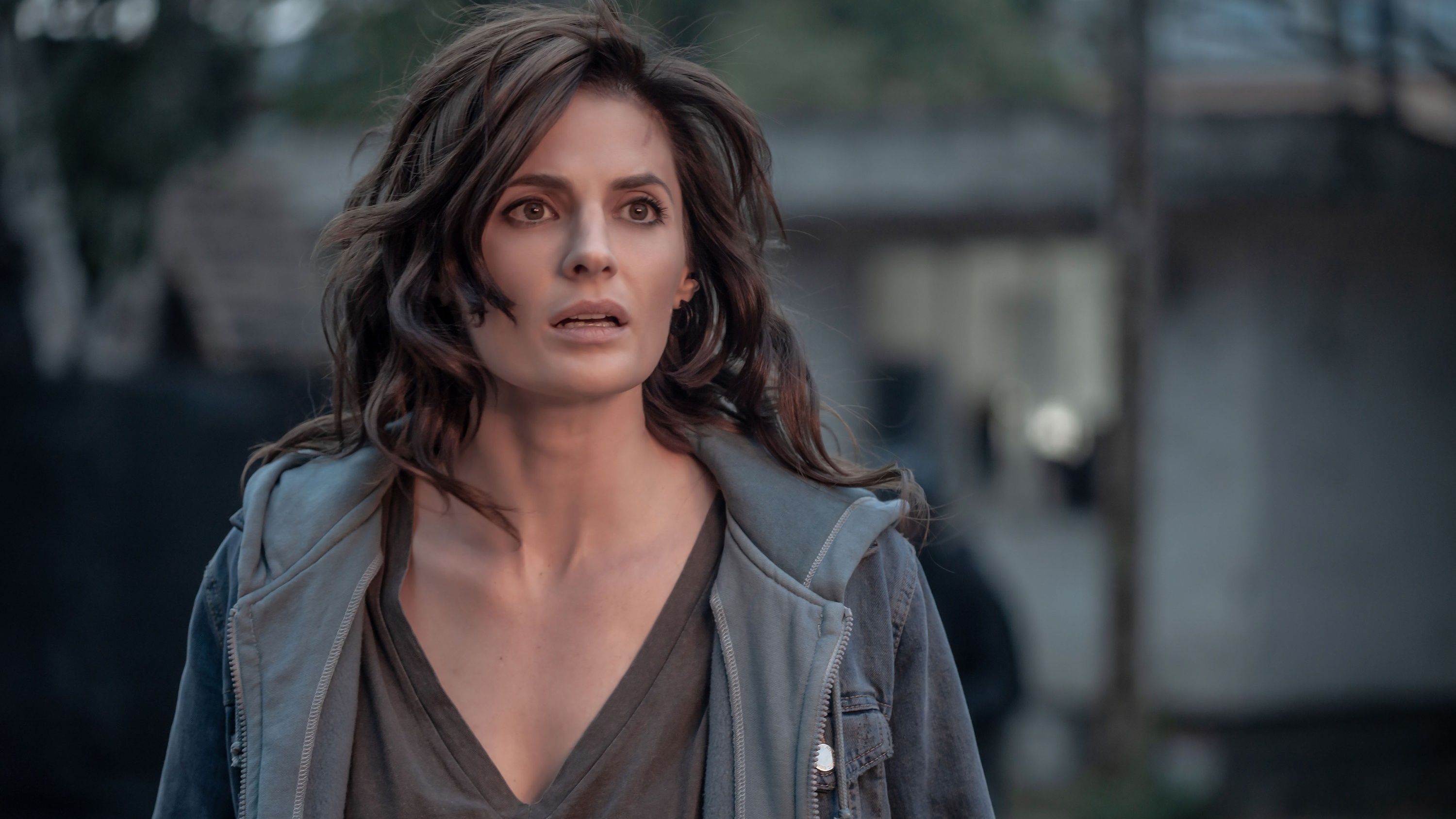 Absentia: Canceled FBI Thriller Series Becomes Global Netflix Hit 8 ...