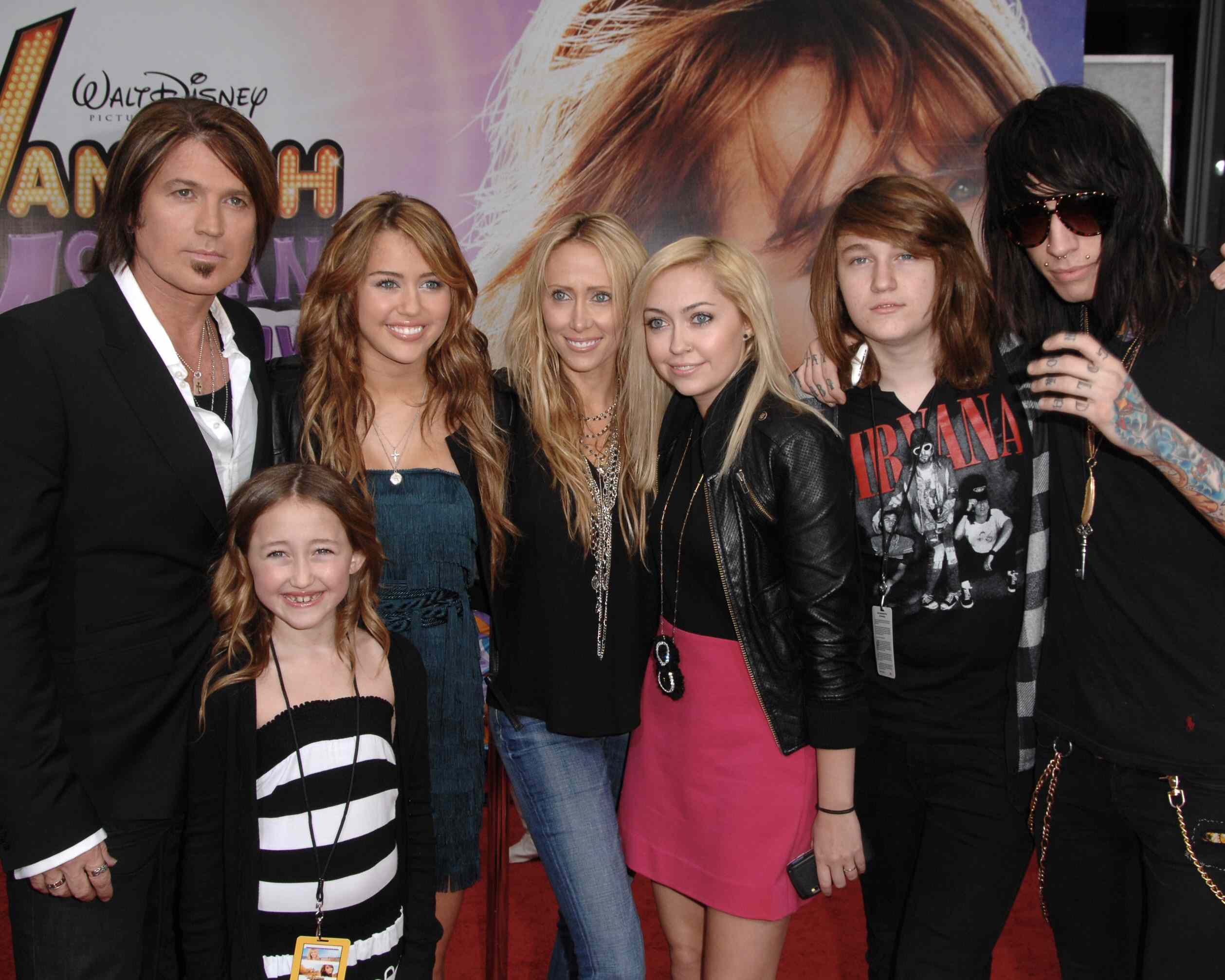 All About Miley Cyrus’s Famous Family, From Dad Billy Ray and Mom Tish