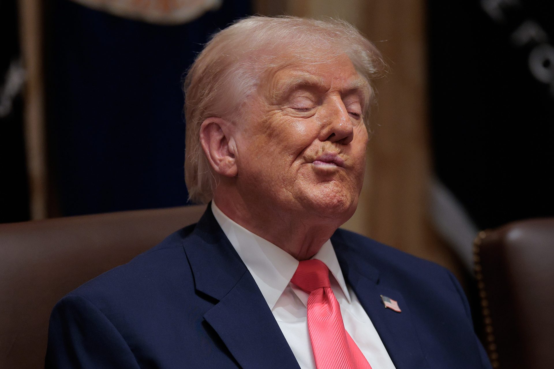 Dozy Don: That time Trump was caught on camera napping through a meeting