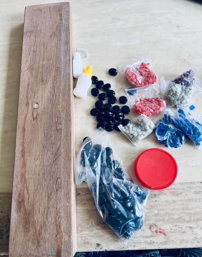 How to Create a Pretty Mosaic Welcome Sign for Your Home