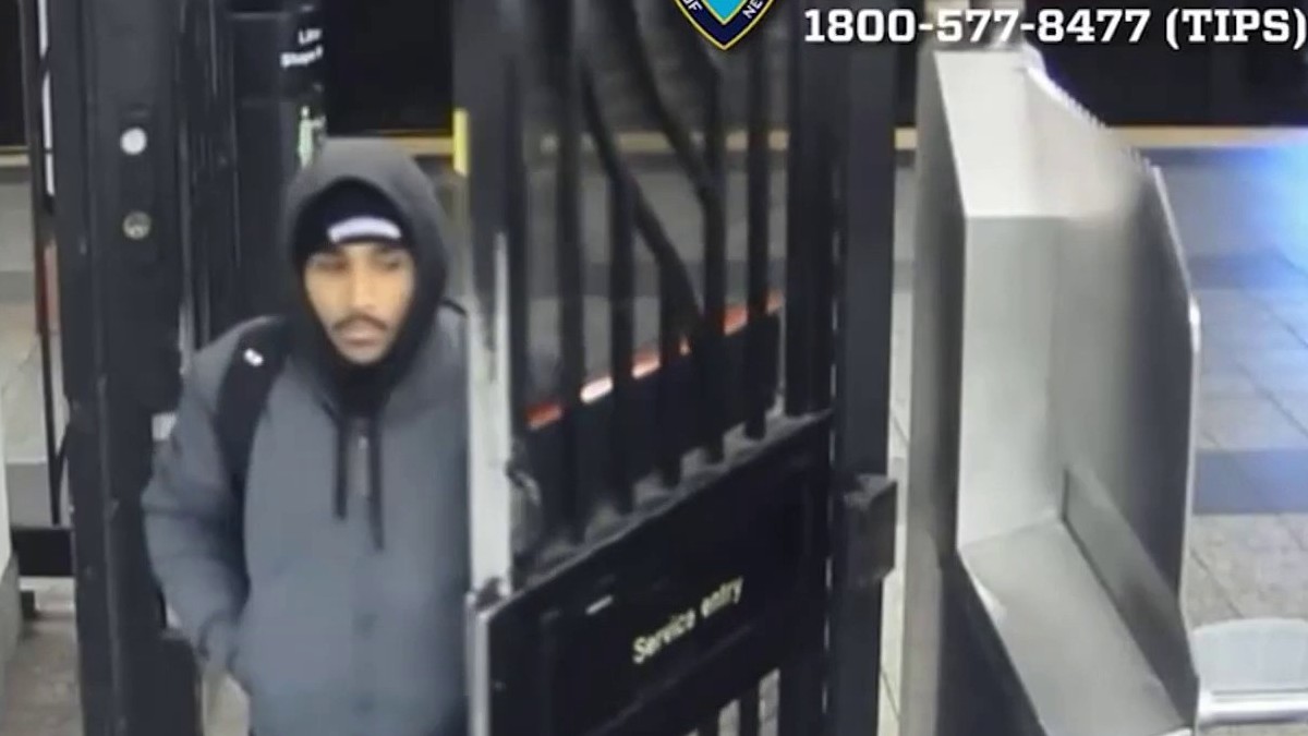 Teen arrested after allegedly setting subway rider on fire at Penn ...