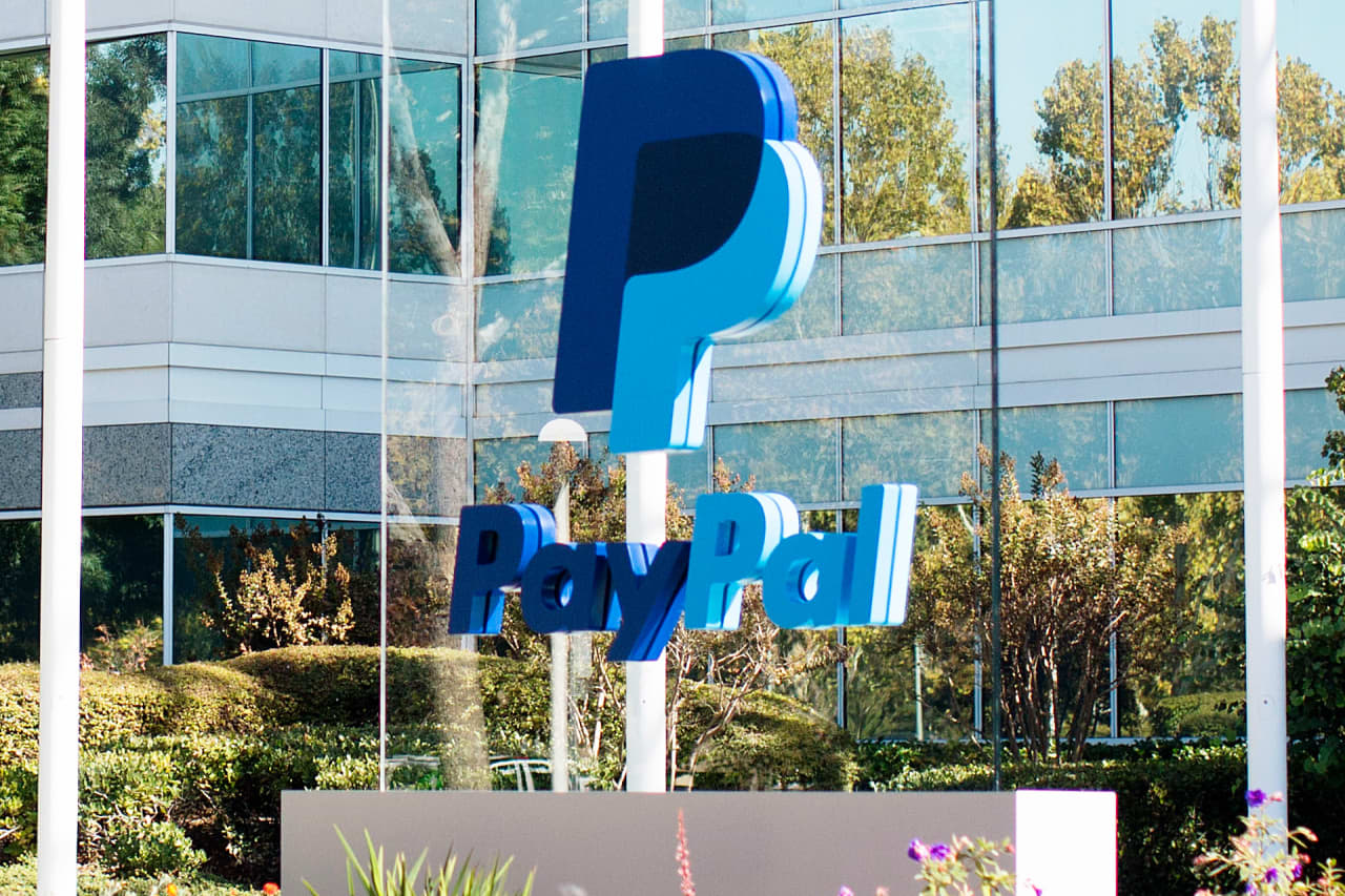 PayPal stock drops. The financial chief delivers a sobering outlook.