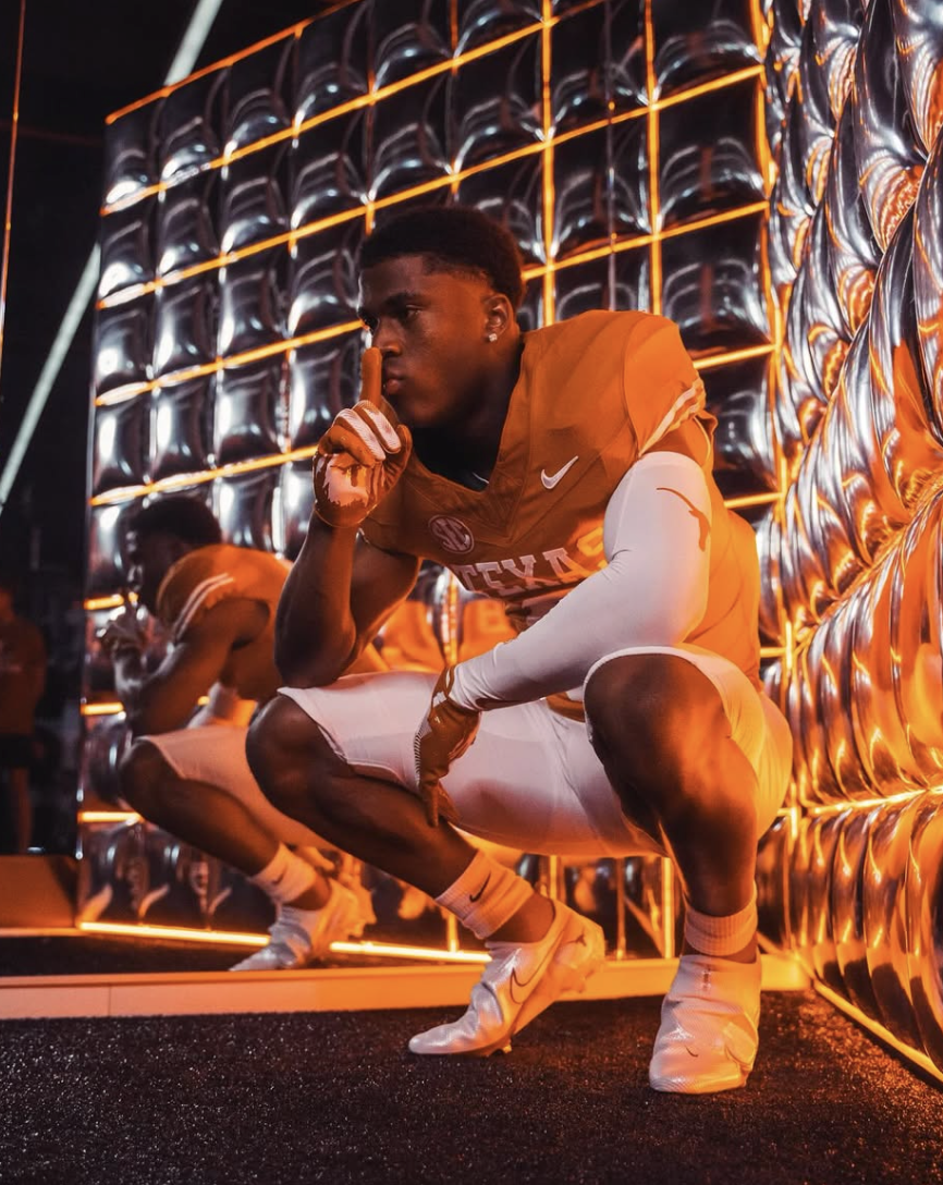 Three-star WR Kohen Brown signs with Texas