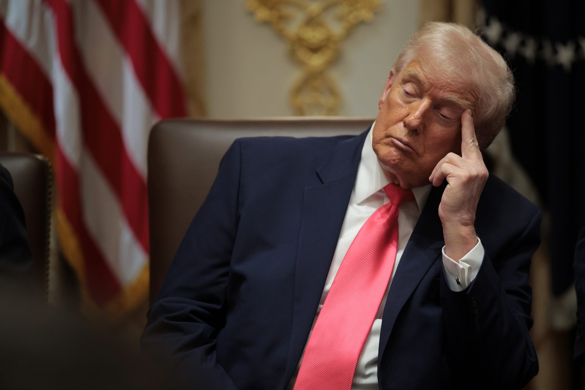 Dozy Don: That time Trump was caught on camera napping through a meeting