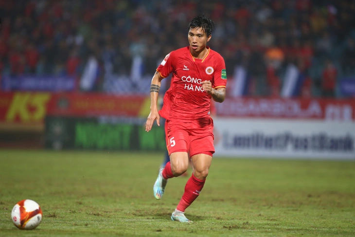 Văn Hậu tái xuất và đá chính ở cúp Đông Nam Á