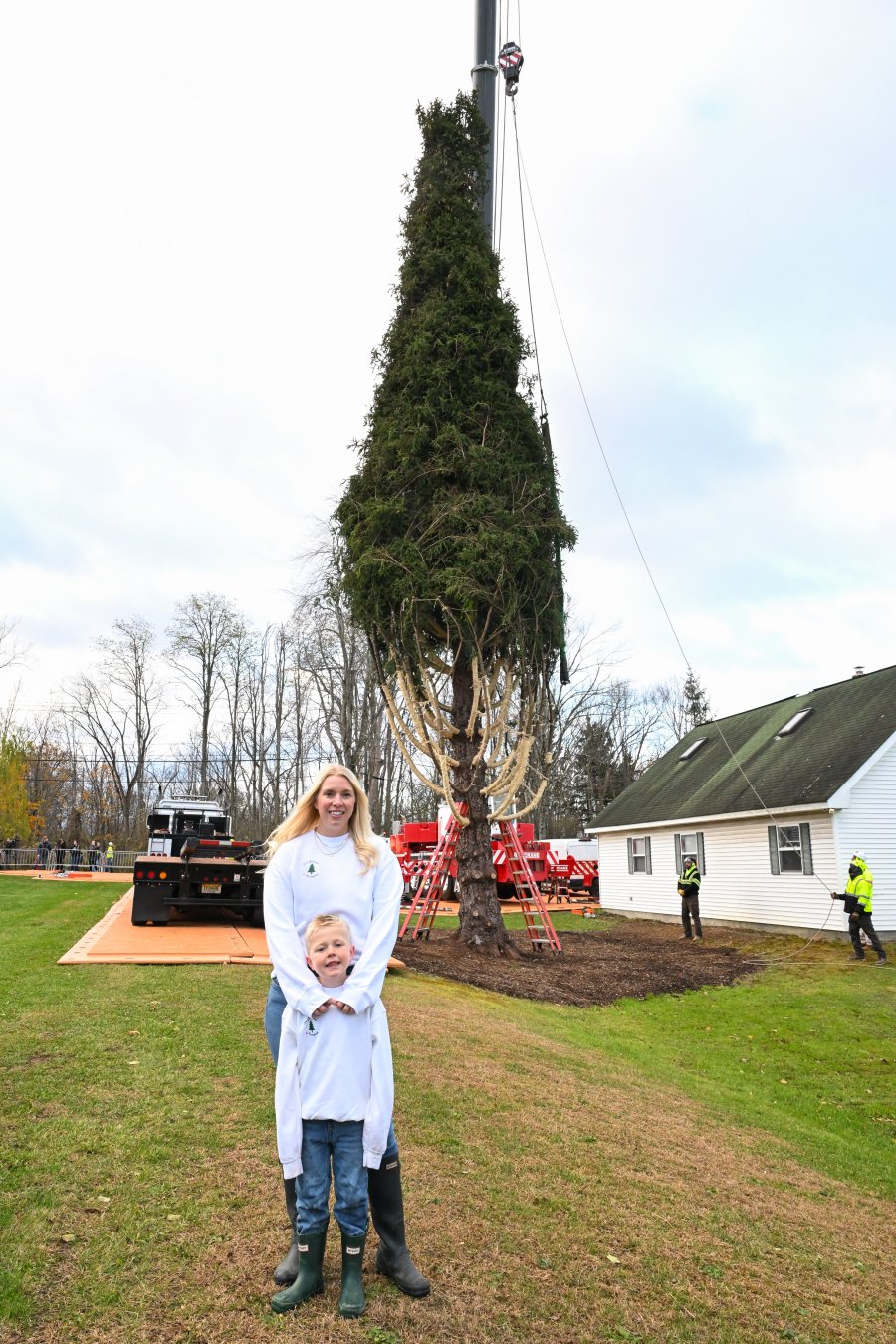 Widow reveals emotional reason she donated the 2025 Rockefeller Center ...