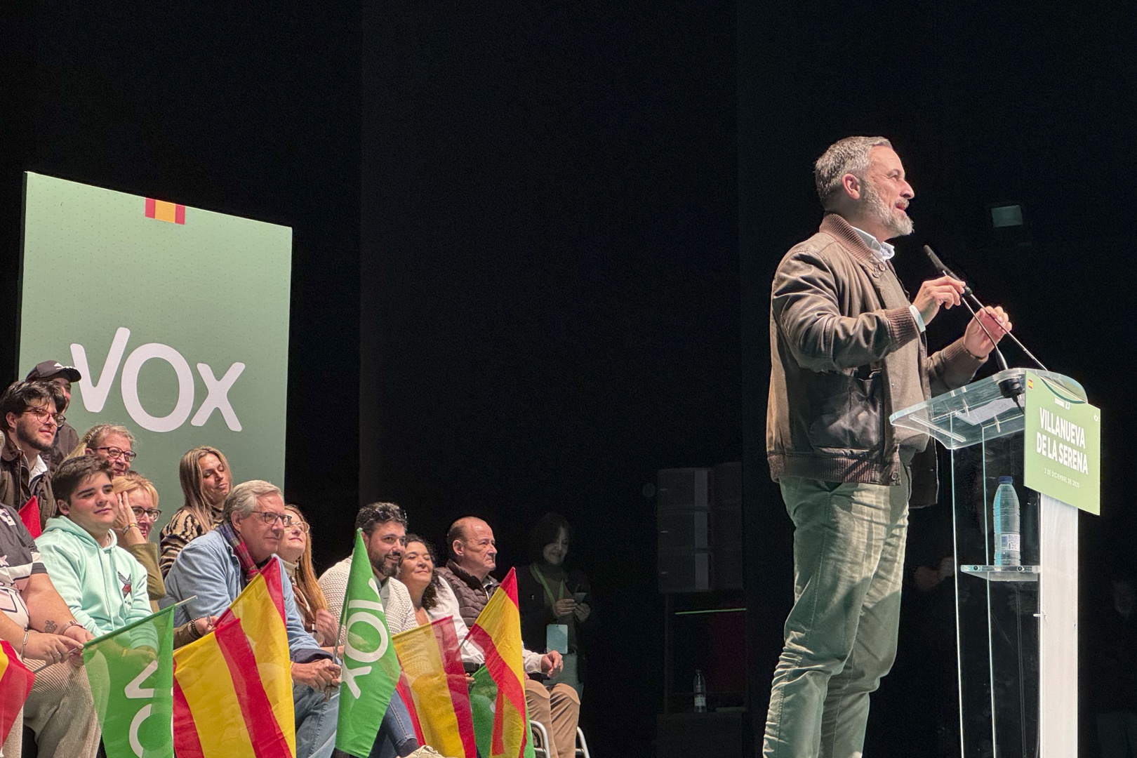 Abascal pide a Feijóo y Page que demuestren su no a Sánchez en una ...