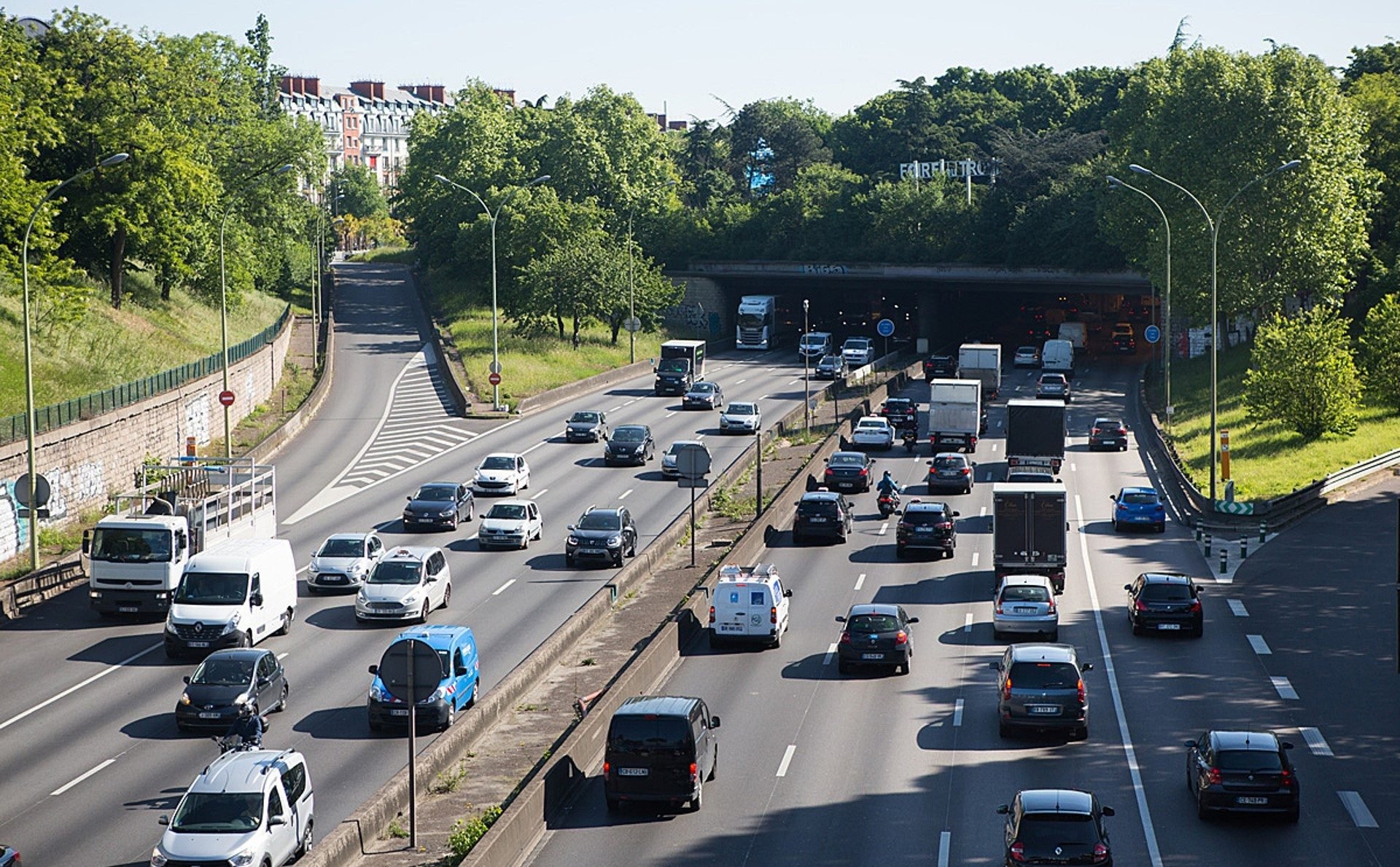 La fin des ZFE en France approche : certains jubilent, d'autres enragent