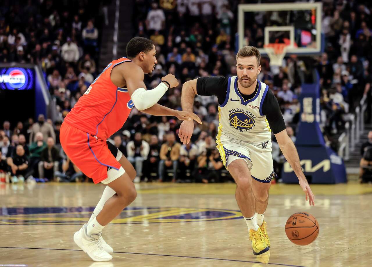 How will Warriors manage Pat Spencer's playing time with Seth Curry