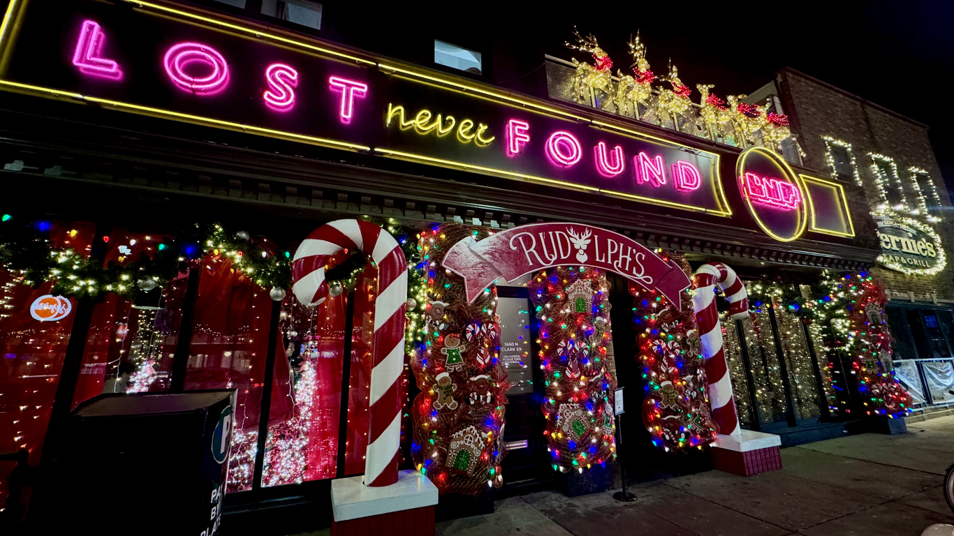 Inside 20 Chicago holiday pop-up bars