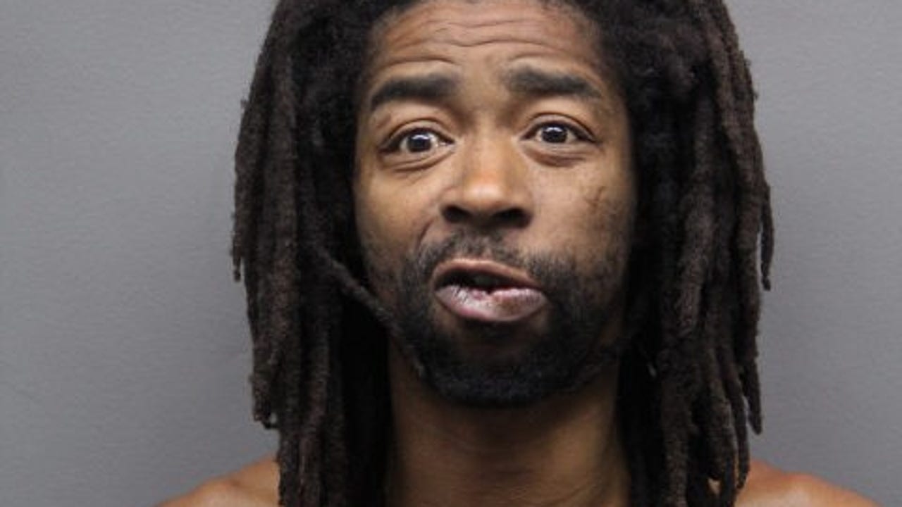 Chicago man accused of pushing rider onto CTA Blue Line tracks as train ...