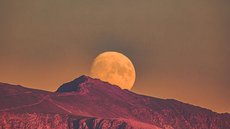 What is a supermoon?