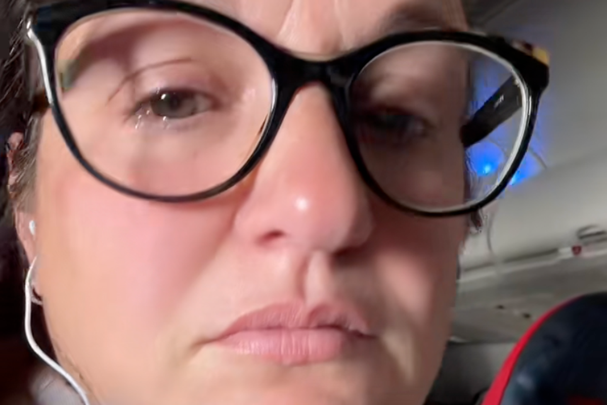 Delta passenger cries after she sees seatmate’s body shaming texts