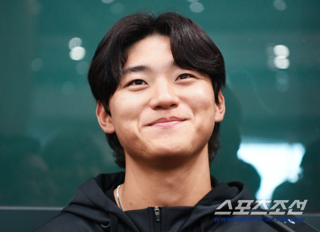 유격수 전환을 준비 중인 김도영