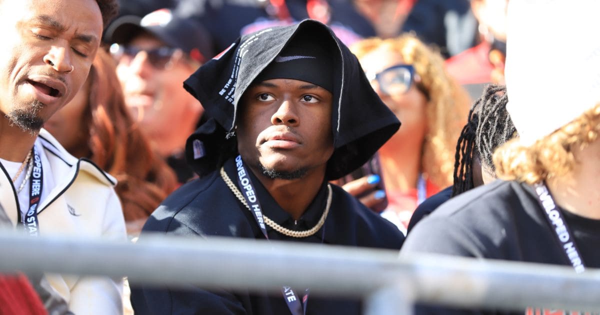 Four-star athlete Legend Bey flips back to Tennessee, decommits from ...