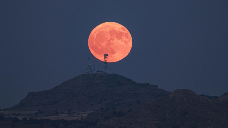 What is a supermoon?
