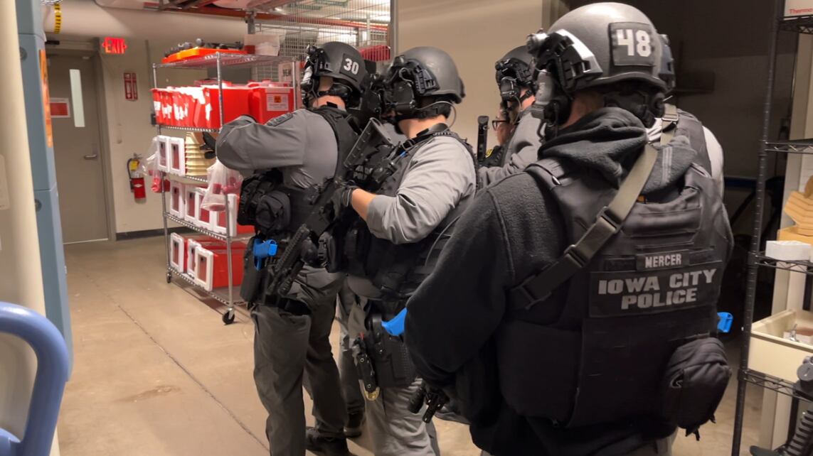 Active shooter training at VA hospital tests communication among ...