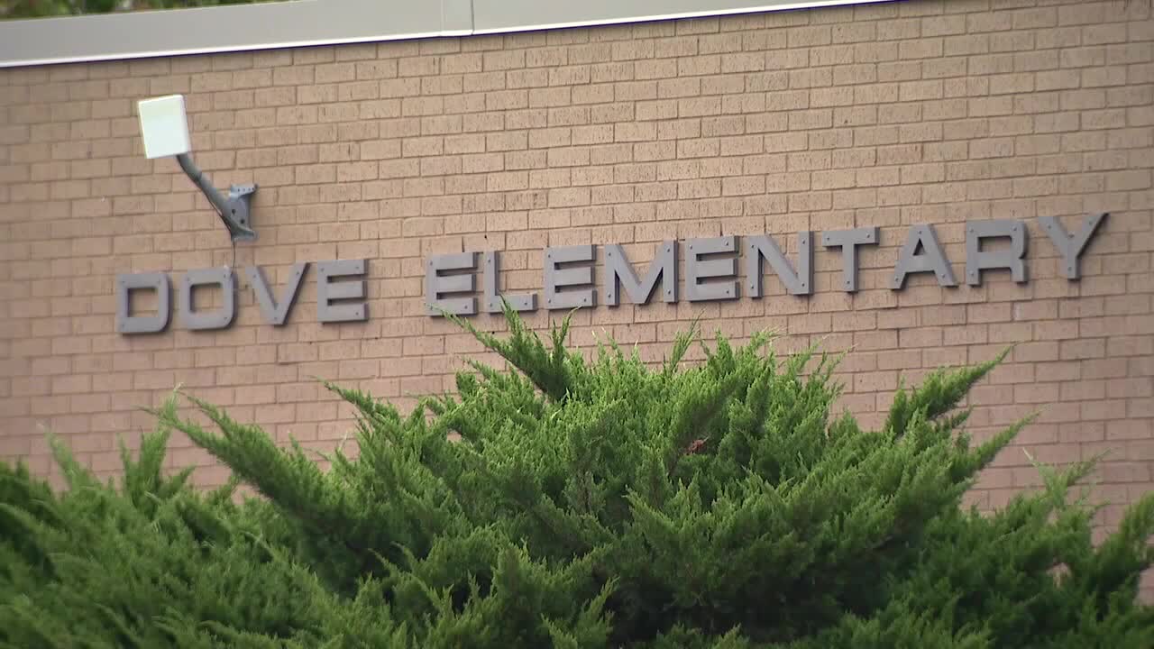 Grapevine mayor offers to help keep Dove Elementary School open
