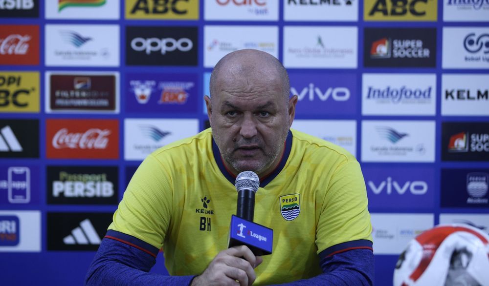 Pemanasan Lawan Persija, Bojan Hodak Minta Suporter Persib Buat Angker GBLA