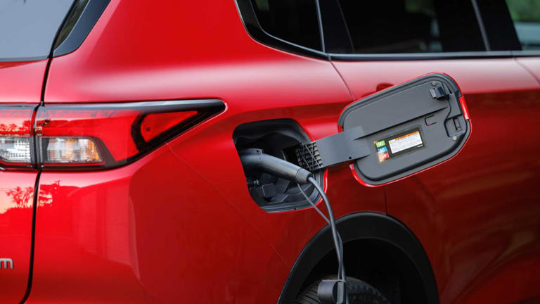 EU backs down on combustion engine ban