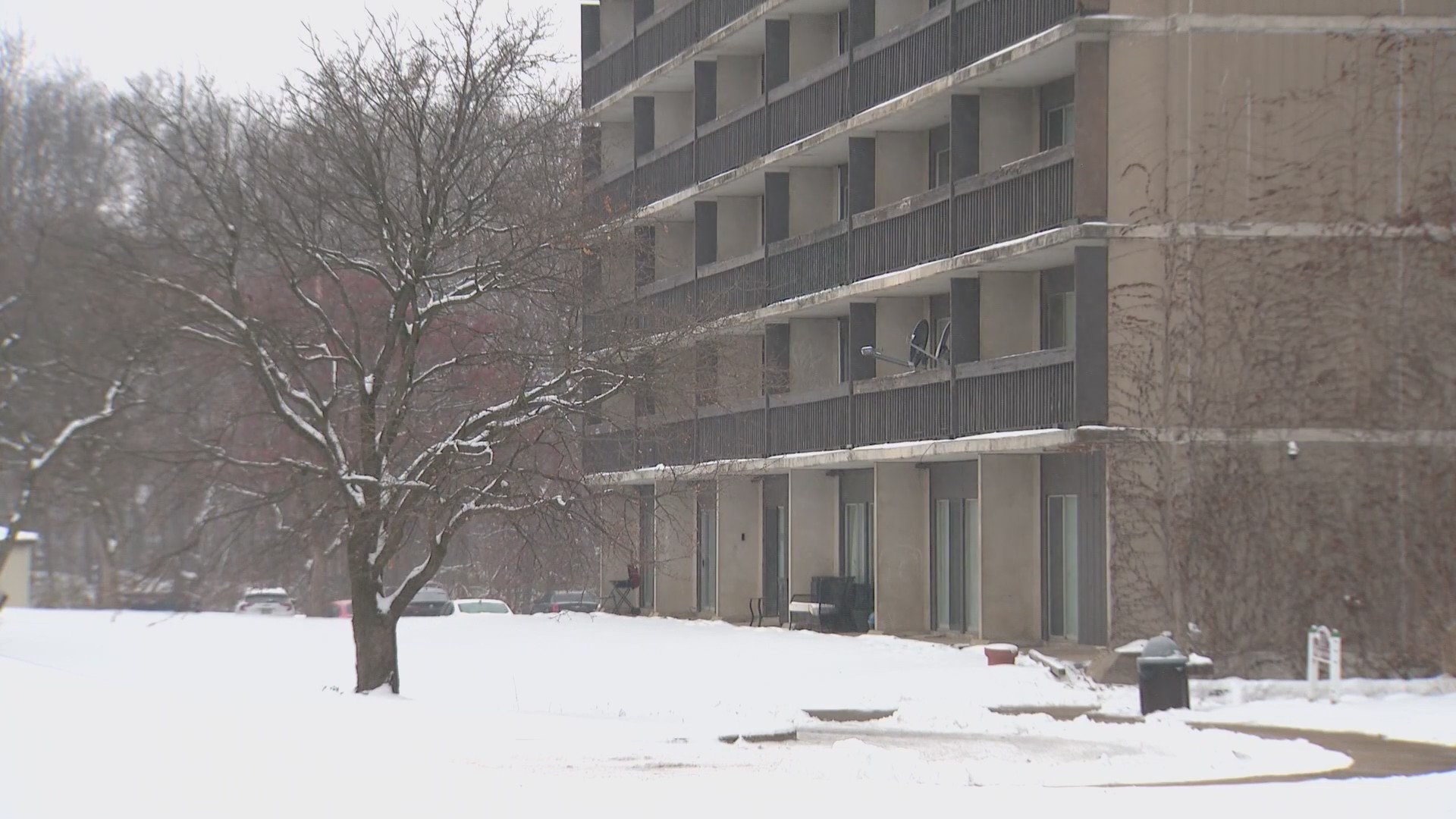 Park Forest tenants face freezing temperatures without heat - WGN News ...