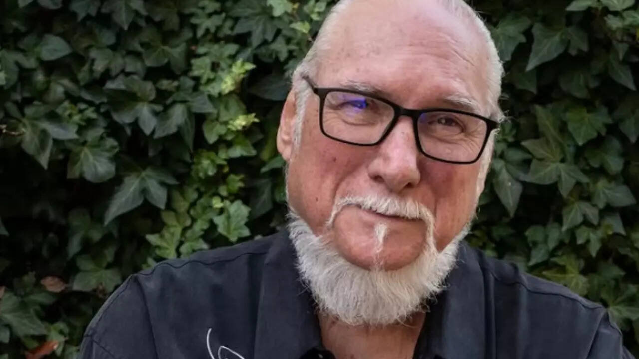 Famed Booker T & the MG.'s guitarist Steve Cropper passes away at 84 ...
