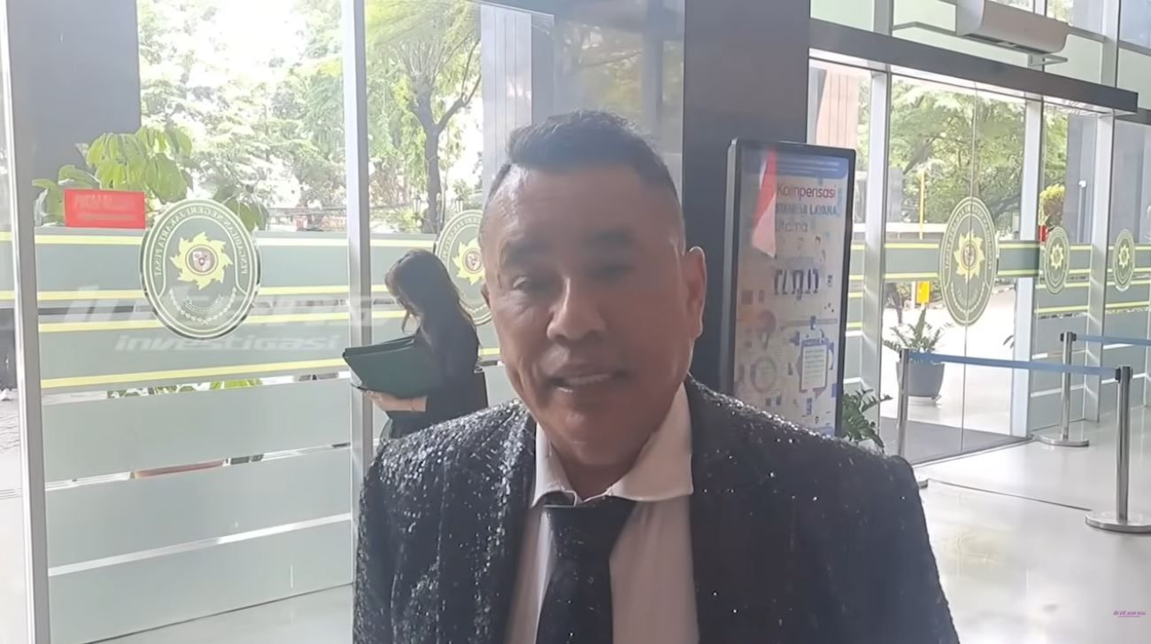 Hotman Paris Dapat Kado Natal 2025 dari Prabowo, Isinya Mirip MBG Premium!