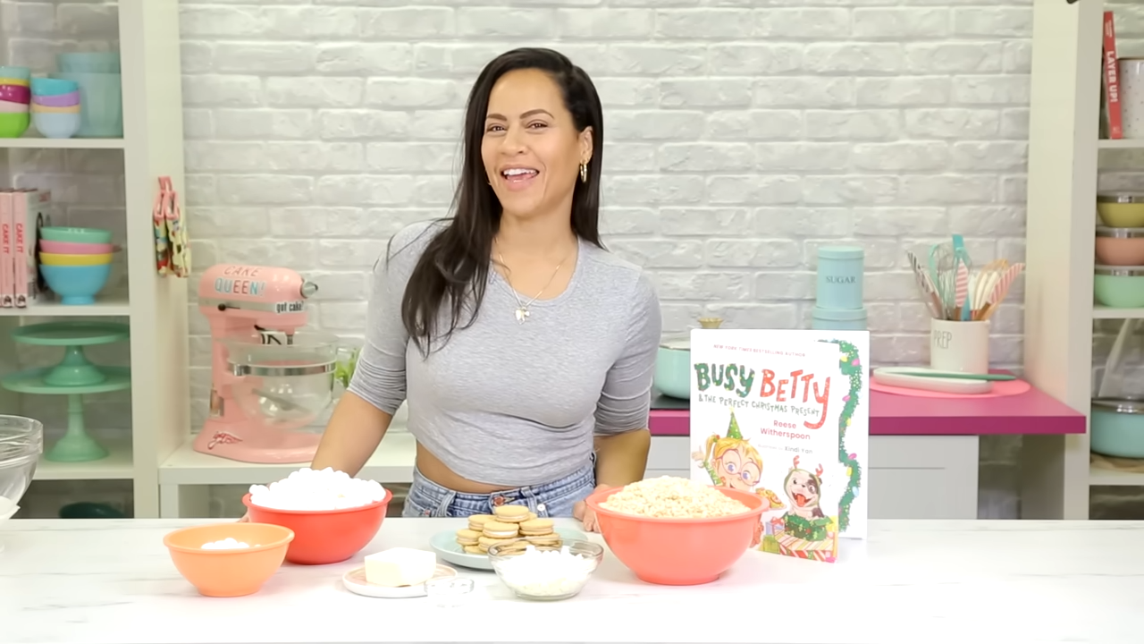 Yolanda Gampp’s festive take on Reese Witherspoon’s cereal surprise bars