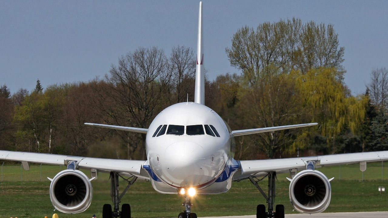 Airbus shares fall on new A320 quality issue across dozens of jets