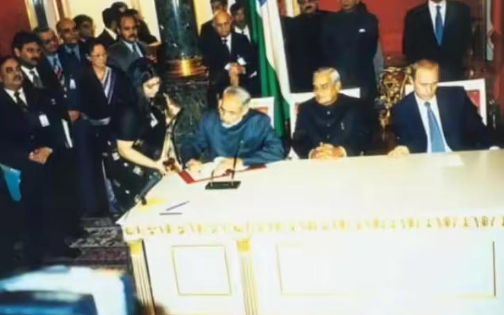 Modi–Putin 2001 photos go viral ahead of Putin’s India visit, recalling ...