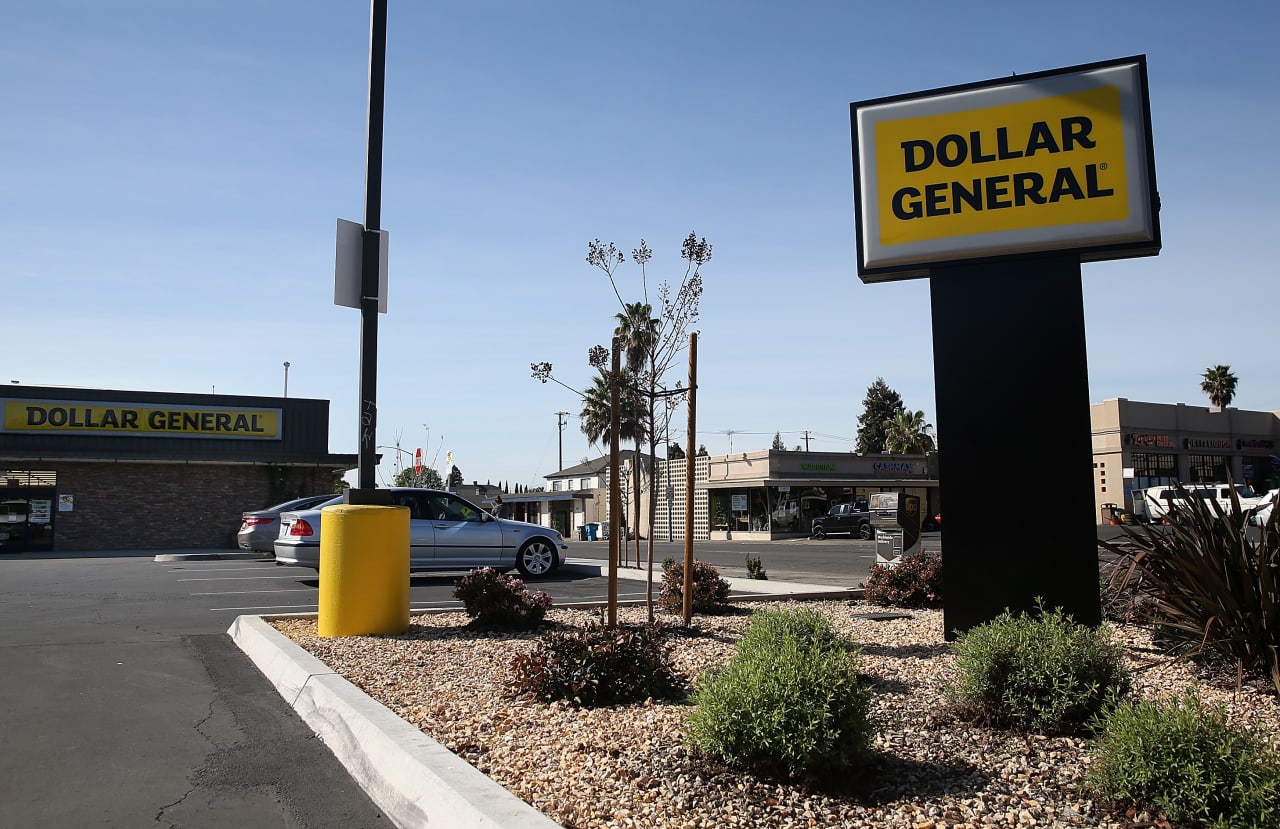 Dollar General stock jumps on earnings. It’s been a great year for this ...